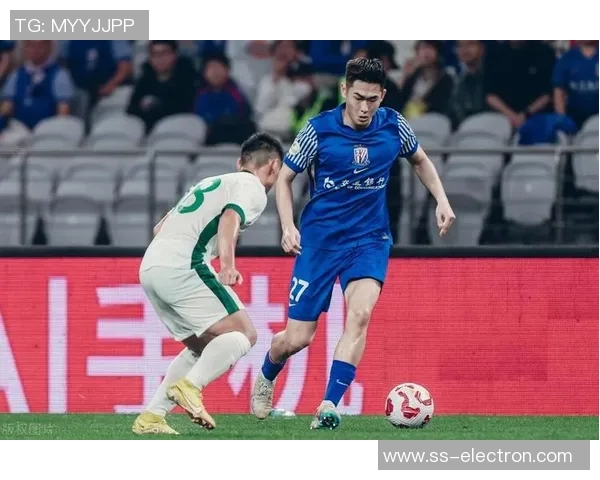 上海绿地申花迎战江苏队争夺胜利全力以赴展现球队实力与拼搏精神